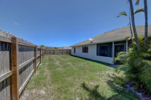 6568 Chugwater Cir, Port Saint Lucie FL  34983-2305 exterior