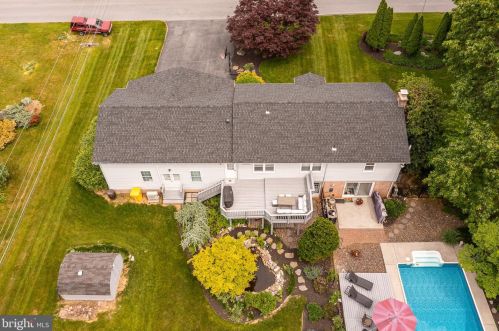 289 Packett Dr, Charles Town WV  25414-5099 exterior