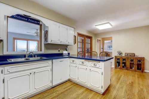 1226 Wedgewood Dr, Waukesha WI  53186-6753 exterior