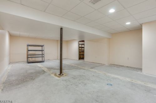 65 Kensington Cir, Belvidere NJ  07823-1700 exterior