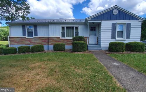13 Frederick Ave, Ridgeley, WV 26753-2543