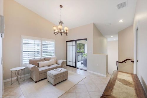 6320 Lexington Ct, Naples, FL 34110-9038