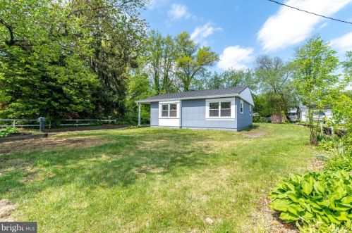 246 Queen St, West Deptford NJ  08096-2254 exterior