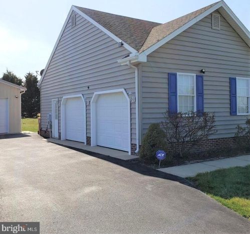 32830 Ellis Grove Rd, Laurel, DE 19956-4032