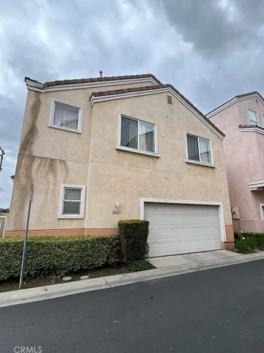 12687 Antigua Ct, Lynwood CA  90262-5377 exterior