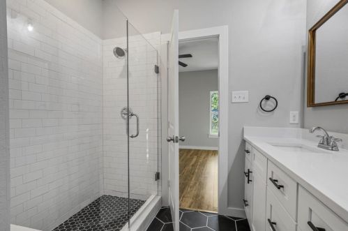 2111 Johnson St, Greenville TX  75401-3553 exterior