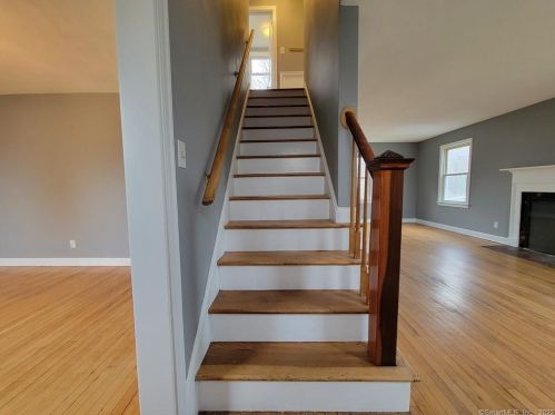 88 Shennecossett Rd, Groton, CT 06340-5116