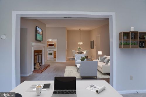 7779 Willow Pt Dr, Falls Church VA  22042-7536 exterior