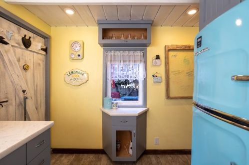 212 Riverside Ave, Ben Lomond CA  95005-9588 exterior