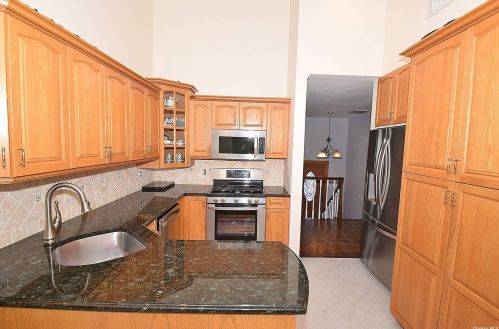 37 Corsa St, Huntington Station NY  11746-6626 exterior