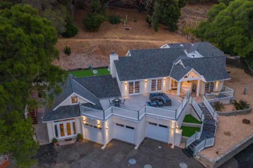 14900 Pierce Rd, Saratoga, CA 95070-9701