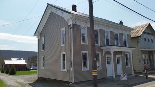 923 Main St, Hubley, PA 17983-9402