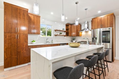 5301 Norwich Ave, Van Nuys CA 91411-3634 exterior