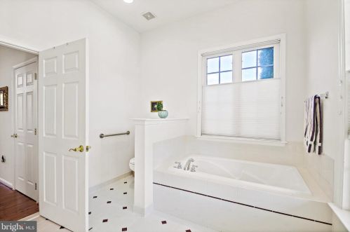 9450 Raith Ct, Bristow VA  20136-3505 exterior