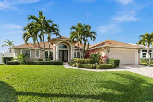 113 Queens Rd, Fort Pierce, FL 34949-8312
