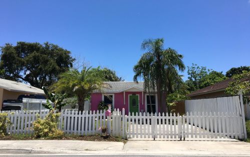247 10th Ave, Delray Beach FL  33444-1635 exterior