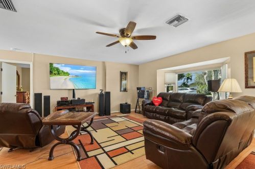 1215 22nd Ave, Cape Coral, FL 33993-5942