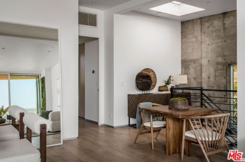 1027 Avenue A, Redondo Beach CA  90277-4819 exterior