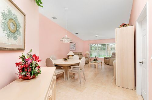 7 Sausalito Dr, Boynton Beach, FL 33436-2028