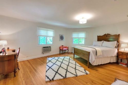 15 Oxford Rd, New Rochelle NY  10804-3712 exterior