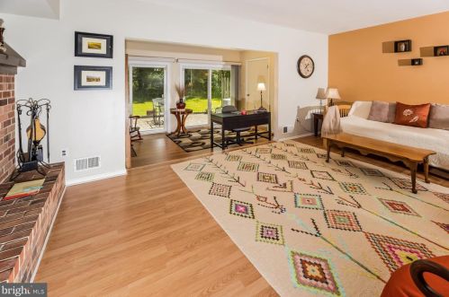 12 Pagoda Ct, Lawrence Township NJ  08648-4829 exterior