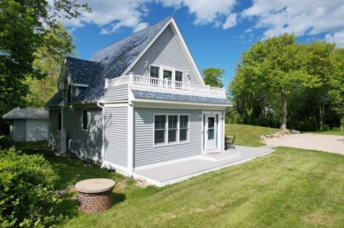 37 Pennsylvania Ave, South Kingstown, RI 02882-4513