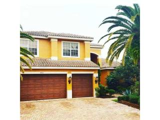 4905 185th Ter, Hollywood, FL 33029-6297