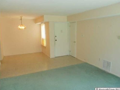 131 Northrup Dr, Bricktown NJ  08724-2021 exterior