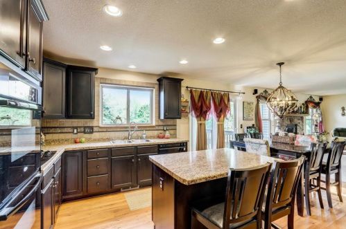 6109 108 Ave, Kenosha WI 53142-7263 exterior