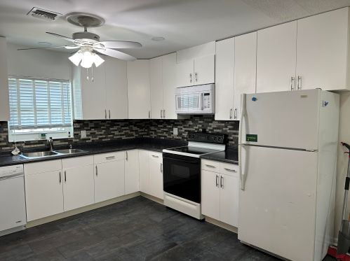 10160 Plant Dr, West Palm Beach, FL 33410-4651