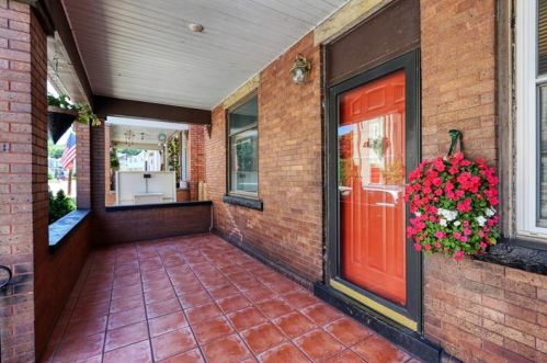 1020 4th Ave, Beaver Falls, PA 15010-4622