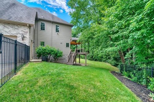 105 Myrtle Ct, Gibsonia PA  15044-8922 exterior