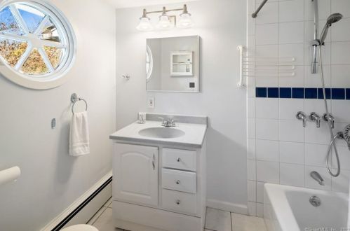 272 Old Grumman Hill Rd, Wilton CT  06897-4647 exterior