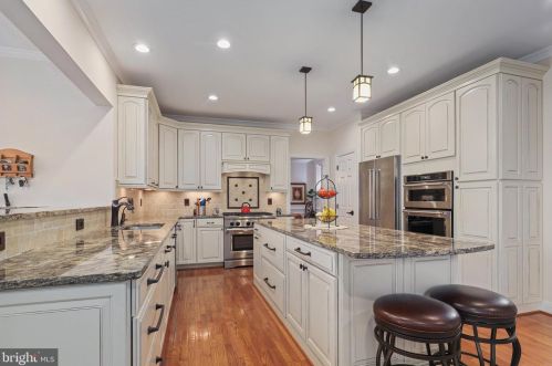 15609 Ryder Cup Dr, Haymarket VA  20169-6160 exterior