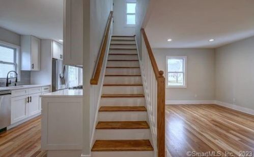 242 Meadowside Rd, Milford CT  06460-4528 exterior