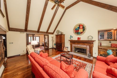 12427 Golf Dr, Thiensville WI  53092-2462 exterior