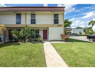 3302 Farragut St, Hollywood FL  33021-3105 exterior