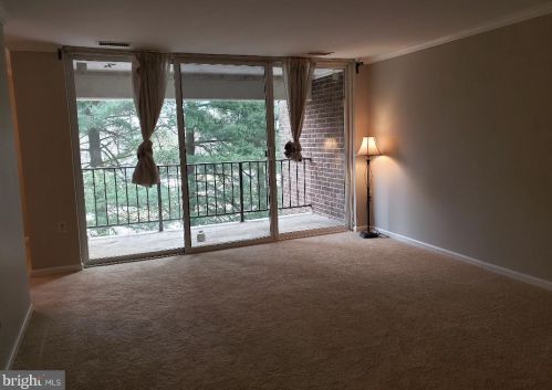 1434 Northgate Sq, Herndon, VA 20190-3750