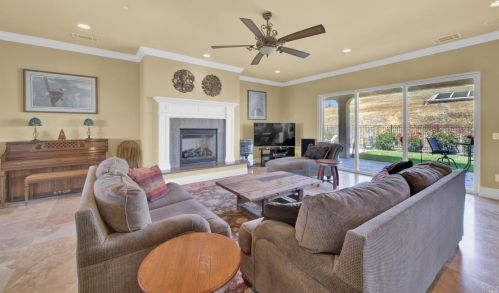 3959 Skyhawk Ln, Vacaville CA  95688-9516 exterior