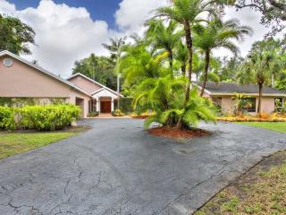8220 Sunset Dr, Miami, FL 33143-3830