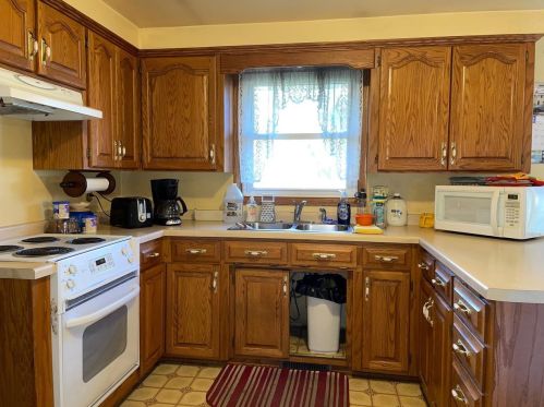 1104 Chantel St, Green Bay, WI 54304-2014