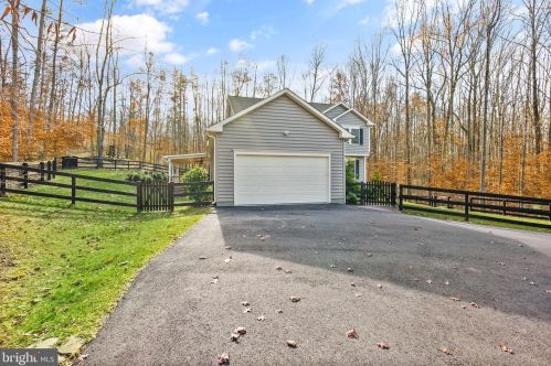 9085 Bristow Woods Ct, Nokesville VA  20181 exterior