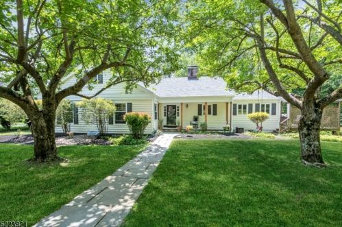 15 Summit Rd, Morristown, NJ 07960-2826