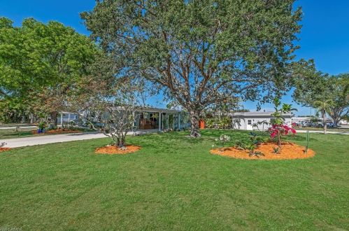 281 Riverwood Rd, Naples, FL 34114-3952