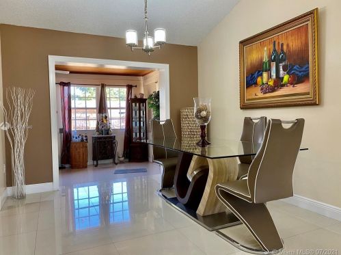 9530 10th St, Hollywood, FL 33024-4406