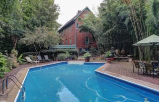 1212 Castlewood Ave, Louisville, KY 40204-1643