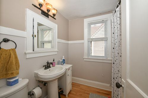 2565 Oakland Ave, Milwaukee WI 53211-3931 exterior