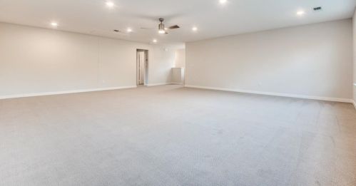 315 Oakcrest Dr, Richardson TX  75080-2520 exterior