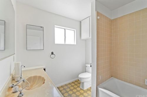 3704 El Caminito, Glendale CA 91214-1026 exterior