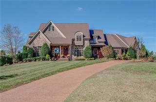 4219 Two Rivers Ln, Franklin, TN 37069-8725